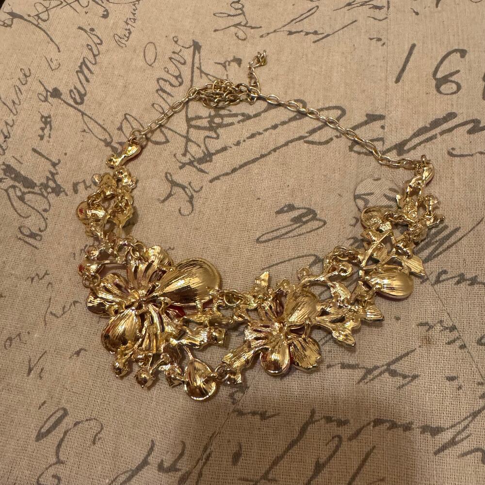 Flower Necklace - Picture 2 of 3